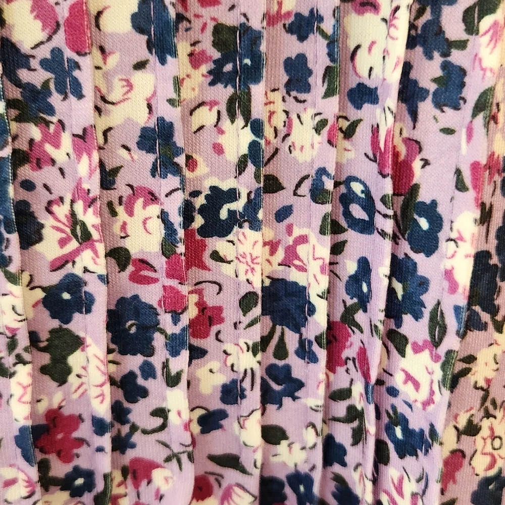 Fantastical Floral Short Sleeve Blouse in Lavender Mix - Picture 3 of 5